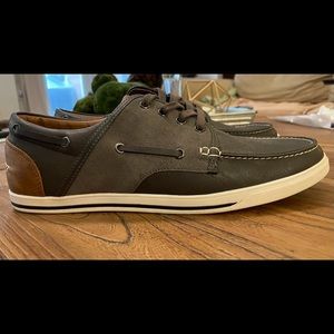 Men’s Deck or Boat Shoes brown size 9.5